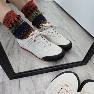 evolv | white canvas sporty Gorpcore low-top sneakers | WMS 8.5